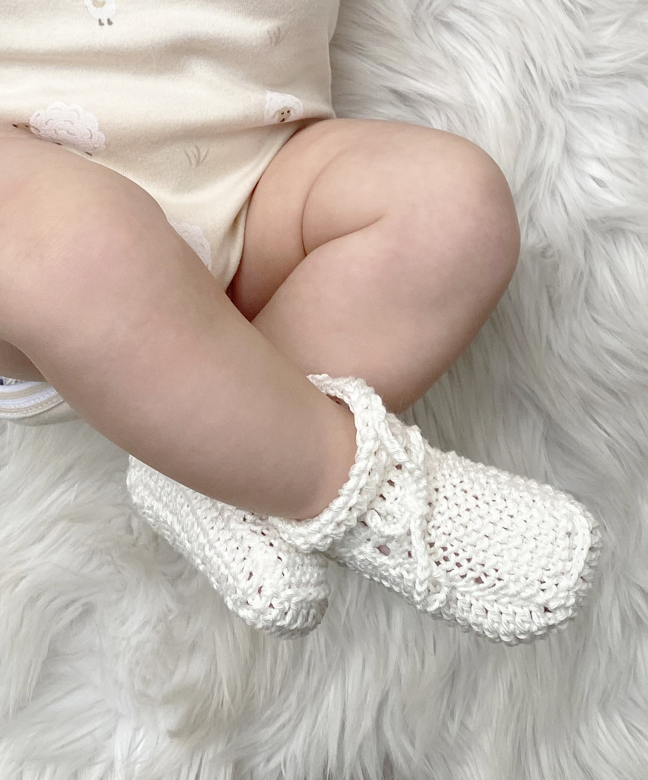 Strickschuhe für Babys ecru, handgestrickt